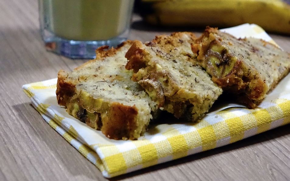 Keto Air Fryer Banana Nut Cake
