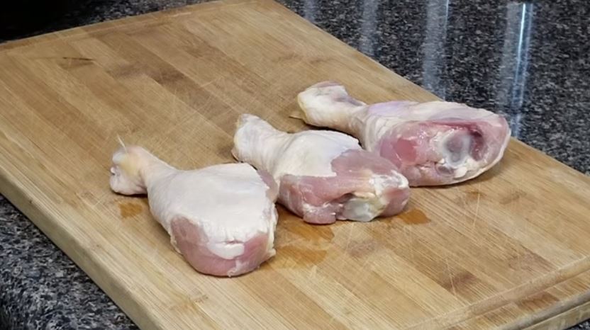 In the mood for BBQ chicken drumsticks but not willing to get the grill out? Enjoy this fantastic air fryer BBQ chicken drumsticks recipe all year-round!