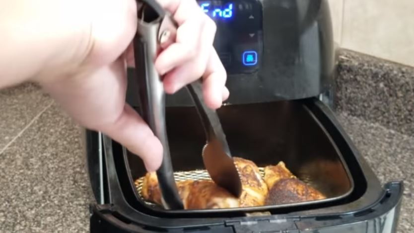 In the mood for BBQ chicken drumsticks but not willing to get the grill out? Enjoy this fantastic air fryer BBQ chicken drumsticks recipe all year-round!