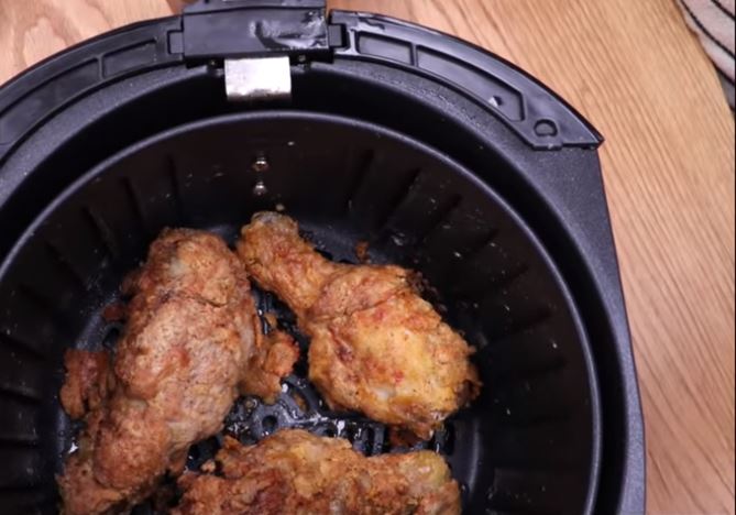 Make delicious Southern chicken drumsticks with this easy air fryer recipe! Now making this yummy classic is super easy and simple thanks to your air fryer.