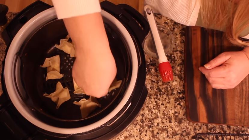 Looking for the perfect wanton recipe to make at home? Then this air fryer crab rangoon recipe is just what you need! Easy and delicious.