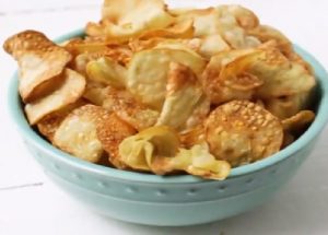 Looking for delicious chips that are oil-free? These tasty air fryer garlic Parmesan oil-free chips will totally take your chips game to the next level.