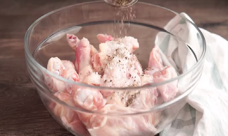 Looking for a delicious, sweet, crispy and spicy chicken wings recipe? Then you need to try this yummy air fried chicken wings recipe.