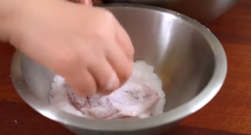 Looking for a delicious, sweet, crispy and spicy chicken wings recipe? Then you need to try this yummy air fried chicken wings recipe.