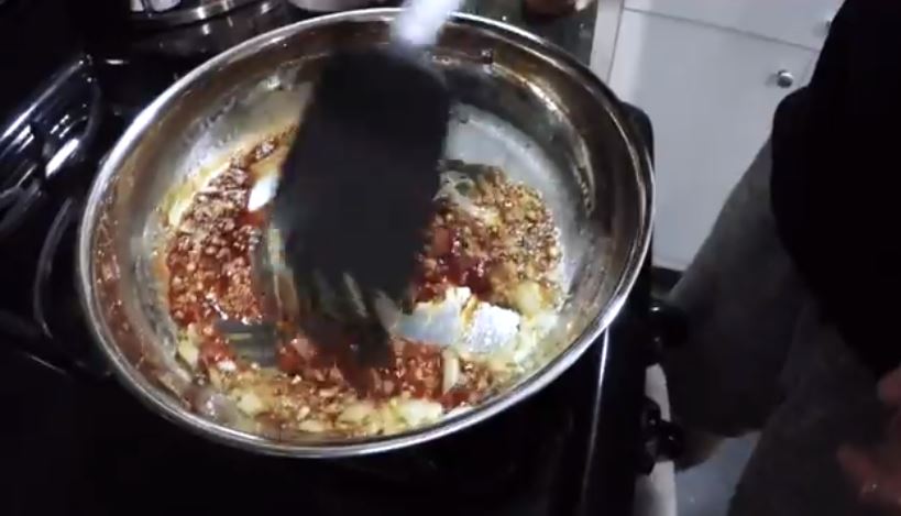 Looking for a delicious, sweet, crispy and spicy chicken wings recipe? Then you need to try this yummy air fried chicken wings recipe.