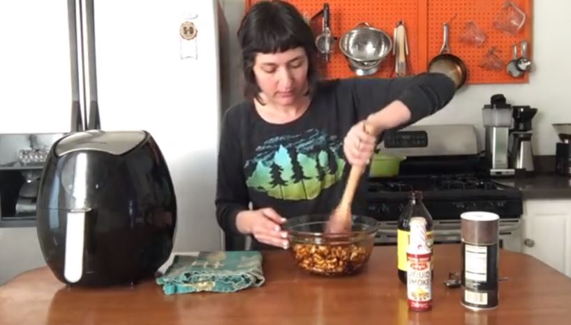 Looking for a tasty, quick and healthy snack? Check out this fantastic vegan air fried cashew bacon bits recipe! Made in just 15 minutes!