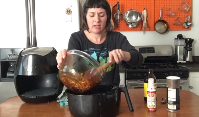 Looking for a tasty, quick and healthy snack? Check out this fantastic vegan air fried cashew bacon bits recipe! Made in just 15 minutes!