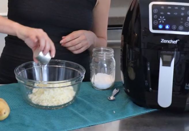 Eating 'clean' and healthy doesn't mean boring and tasteless, just check out this next recipe for a burst of flavor: vegan air fried cauliflower tots.