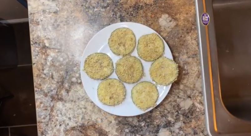 Looking for a tasty plant based dish? look no further and try this delicious vegan air fried eggplant Parmesan, because vegans can also have a fancy meal!