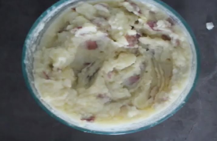 Get ready to surprise with this delicious vegan air fried mashed potato bowl! A yummy, easy and quick recipe that everyone will love!