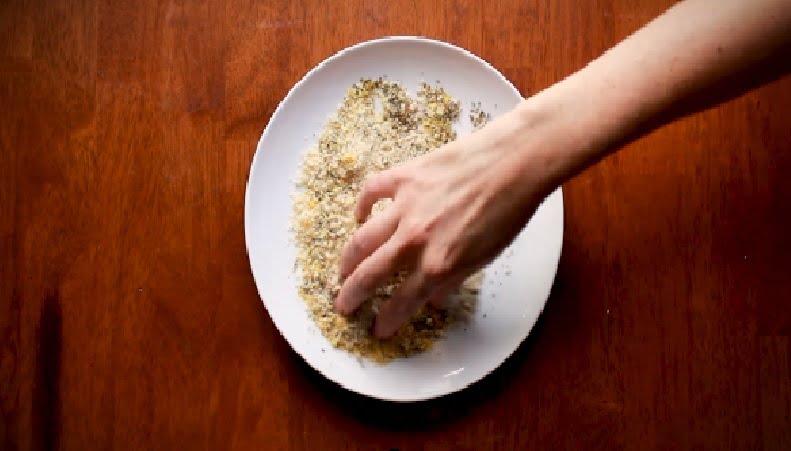 Bet you never though delicious and crispy ravioli could be made in the air fryer! Check out this fantastic vegan air fried ravioli recipe!