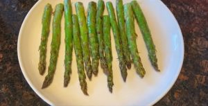 If you like spicy food, you will love this recipe, vegan air fried spicy asparagus which is not only savory but also vegan friendly!