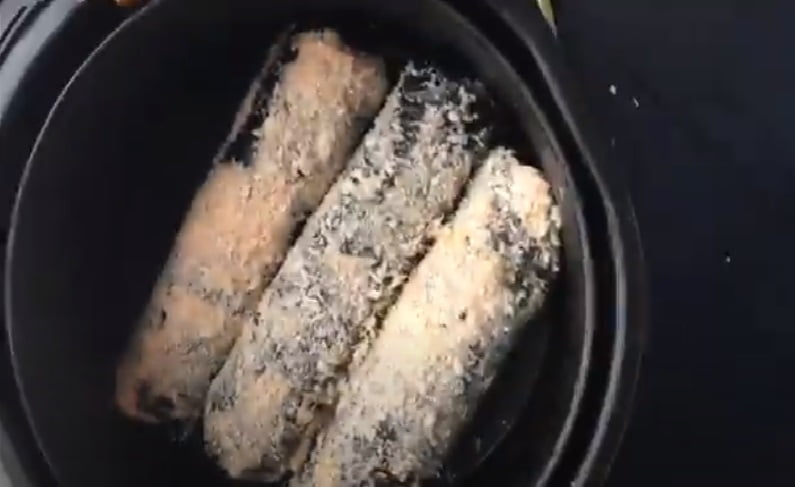 If you follow a vegan diet and like sushi, then you have to try this amazing vegan air fried sushi rolls! This recipe is easily made in the air fryer.