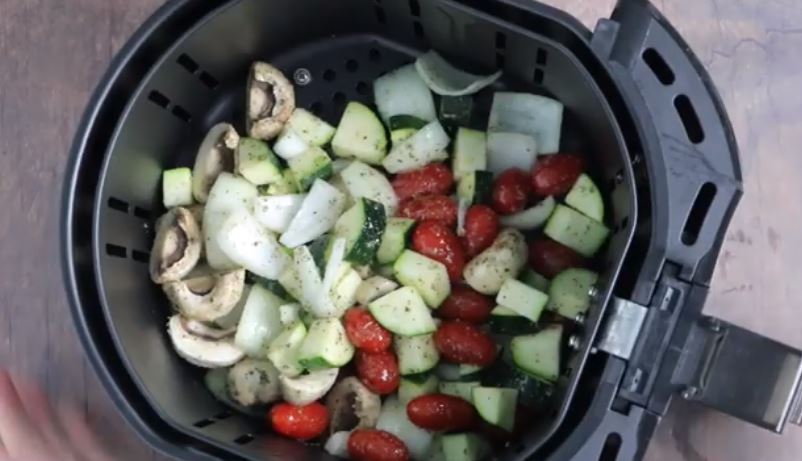 In the search for a healthy, quick and easy side dish? How about this delicious, flavorful and colorful vegan air fried vegetables recipe!