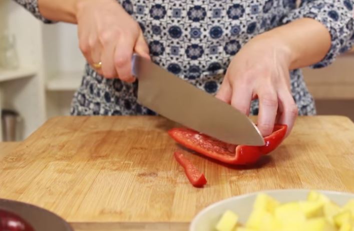 Tired of the same breakfast and want something healthier? Check this vegan air fried mini breakfast burrito! A healthy and tasty way to start your morning.